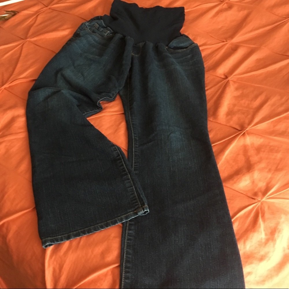 Adorablable and Comfy Maternity Jeans